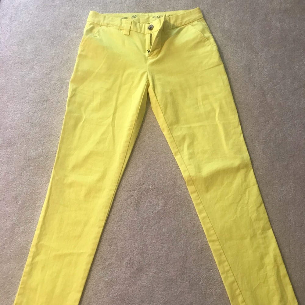 Khakis pants by Gap